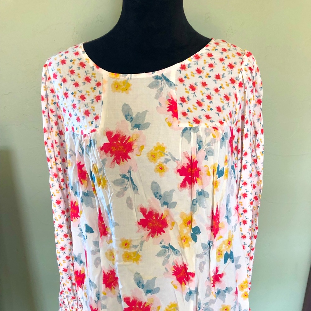 NWT floral blouse